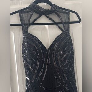 Black night dress, pronovias brand, high quality, is good for evening,